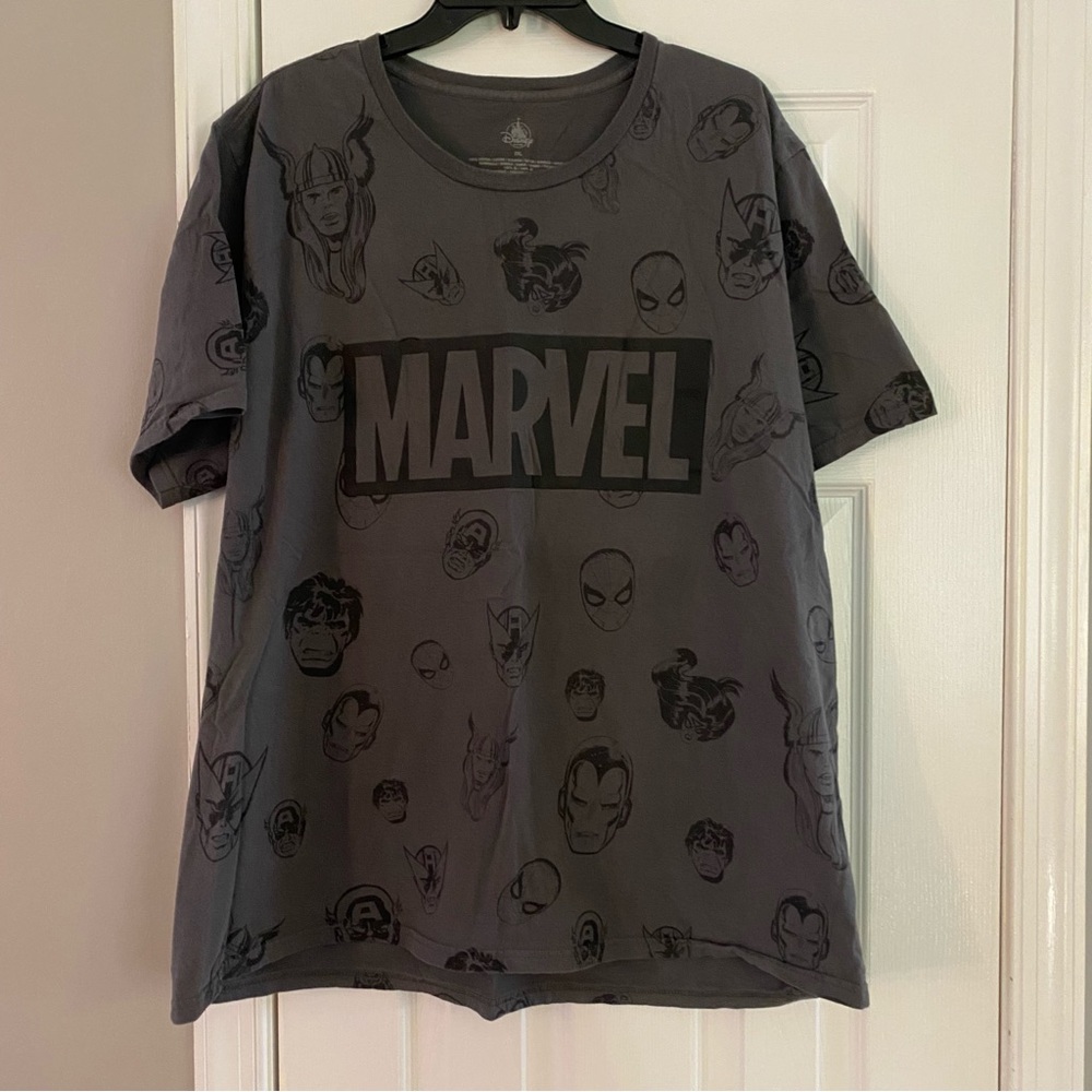 Disney Store Men’s Marvel Graphic Tee Gray Black 2XL Hulk Iron Man Spider-Man